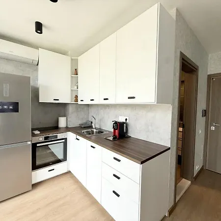 Апартамент Moreni - A Peaceful Retreat W Vitosha View & Free Parking София